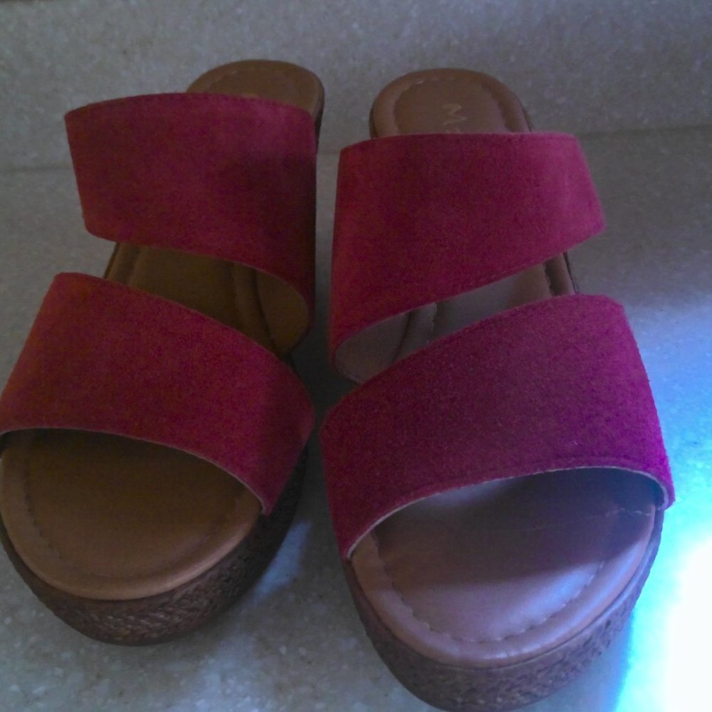 MARIELLA (MADE IN ITALY) RED SUEDE DOUBLE STAPPED WEDGE SANDALS-SIZE 6.5